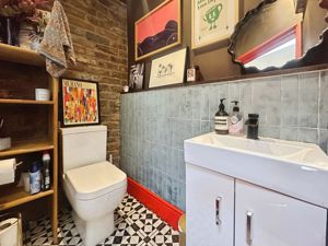 Downstairs wc- click for photo gallery
